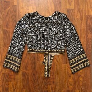 ❤️3 for 10Forever21 Open Back Bell Sleeve Crop Top